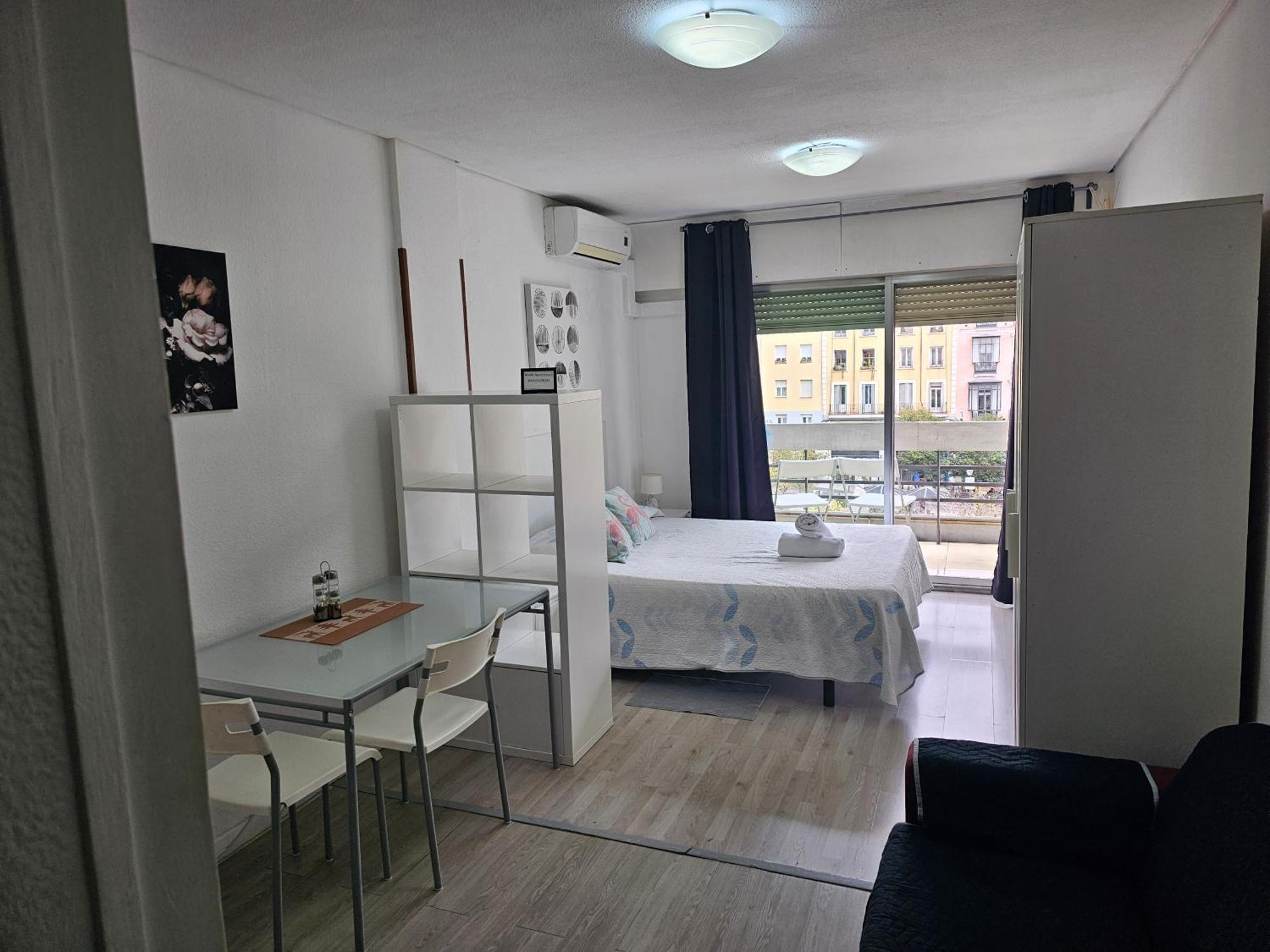 Estudio Doble Con Balcon En Madrid Centro Экстерьер фото