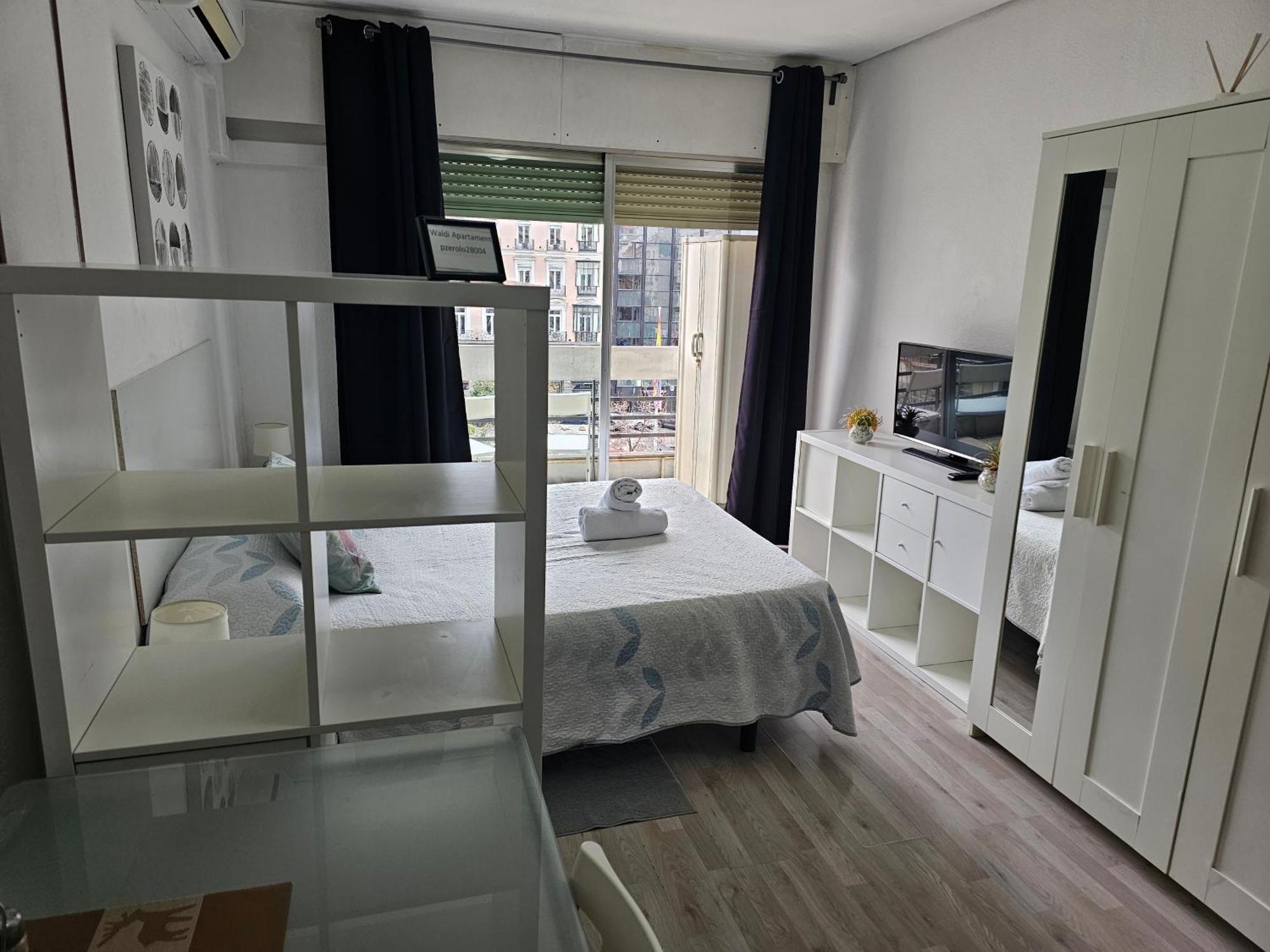 Estudio Doble Con Balcon En Madrid Centro Экстерьер фото